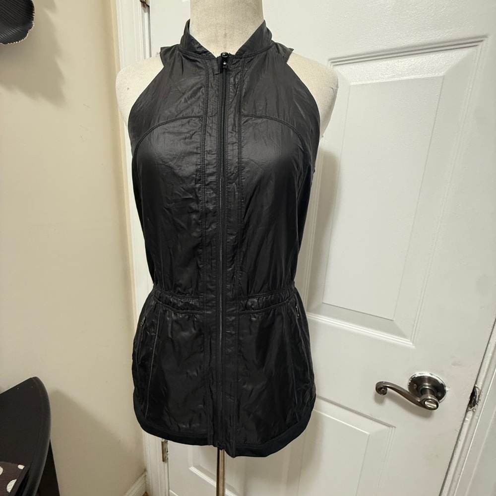 Nylon athletic vest, Lululemon Run With The Sun Vest Black Sleeveless Halter Top